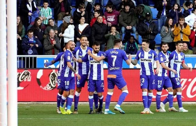 Soi kèo bóng đá 88FUN trận Deportivo Alavés vs Elche, 22:00 – 18/10/2020