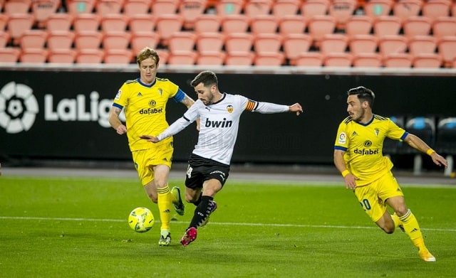 Soi kèo bóng đá 88FUN trận Cadiz CF vs Valencia, 23:30 – 04/04/2021