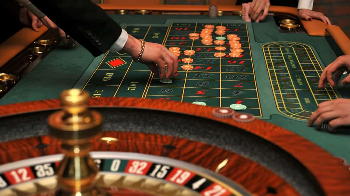 Hướng dẫn luật chơi roulette chắc chắn bài thủ nào cũng nên biết