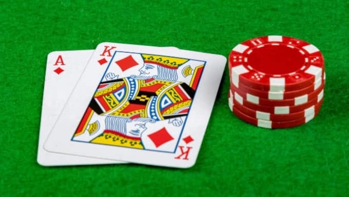 Hướng dẫn cách sử dụng các quân bài trong game Blackjack trực tuyến? Huong dan cach su dung cac quan bai trong game Blackjack truc tuyen?